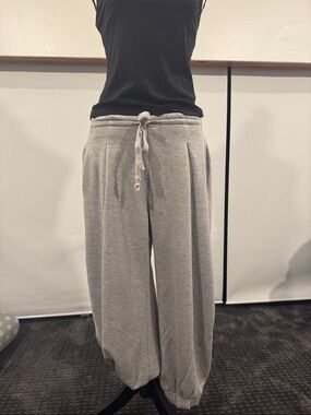 Daily Practice Relaxed Drawstring Joggers in Light Gray